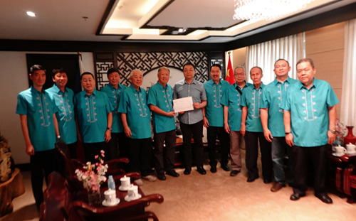 南陽(yáng)葉氏宗親會(huì)為支持中國(guó)抗疫捐款。