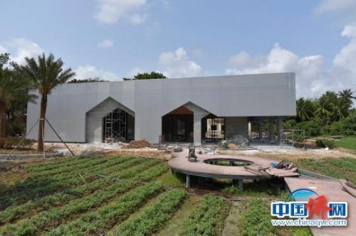 南強(qiáng)村美麗鄉(xiāng)村項(xiàng)目二期建設(shè)現(xiàn)場(chǎng)施工?！●樤骑w 攝