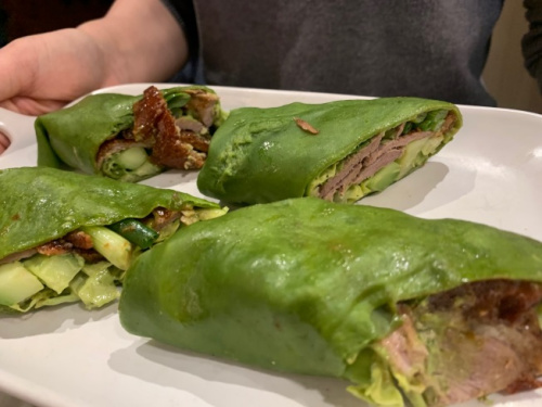 抹茶老北京烤鴨煎餅。(美國《世界日報》/張宏 攝)