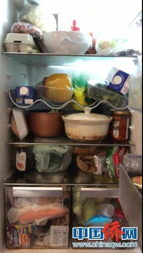 孫雯和室友在家中囤的食物。（受訪者供圖）