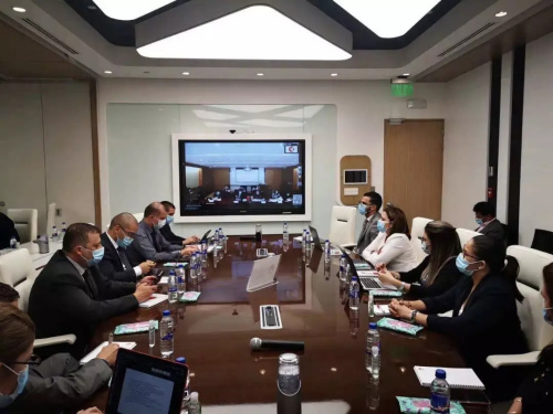 華為公司主持中國國內抗疫專家和哥斯達黎加衛(wèi)生局高層針對新冠肺炎疫情視頻連線會議。(圖片來源：作者提供)