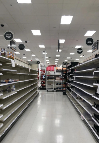 超市里空空的貨架。(圖片來(lái)源：作者提供)