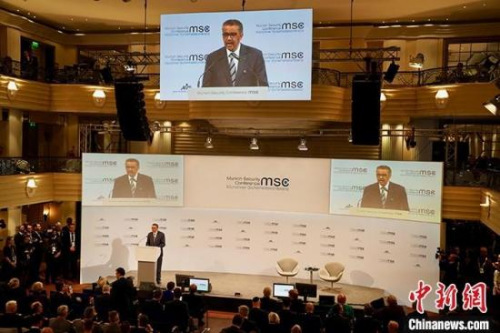 資料圖：當(dāng)?shù)貢r間2月15日，世界衛(wèi)生組織(WHO)總干事譚德塞出席第56屆慕尼黑安全會議并致辭。 <a target='_blank' >中新社</a>記者 彭大偉 攝