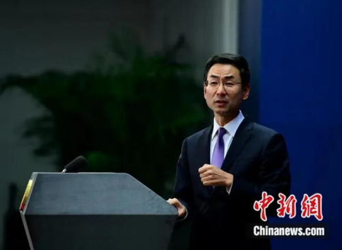 資料圖：耿爽在外交部新聞發(fā)布會上。