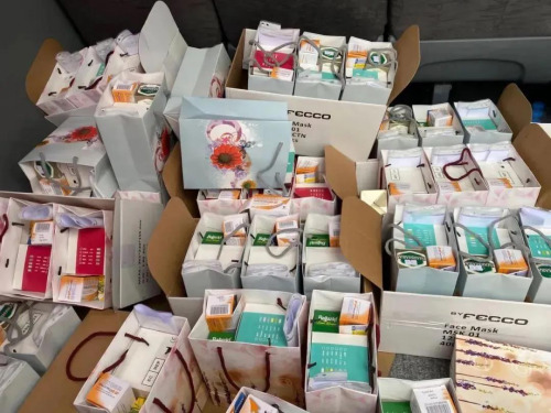 駐伊斯坦布爾總領(lǐng)館發(fā)放的“健康包”。