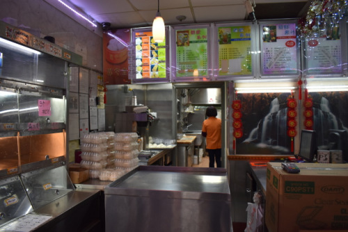  “蒸包皇”僅有半數(shù)員工自愿性到店上班。(美國(guó)《世界日?qǐng)?bào)》/顏嘉瑩 攝)