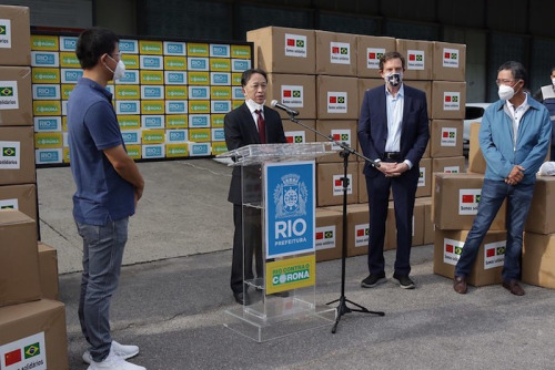 里約僑商向巴西社會捐贈防疫物資。（南美僑報網(wǎng)）