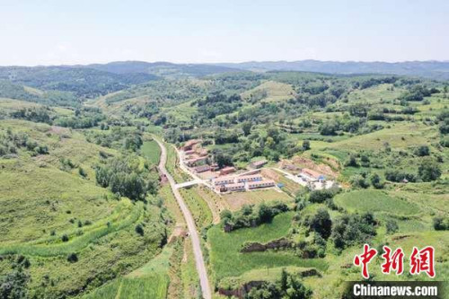 故縣鎮(zhèn)王家莊村新面貌?！∏爻?攝