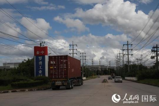 泰中羅勇工業(yè)園是中國首批境外經(jīng)貿(mào)合作區(qū)之一，目前入園企業(yè)數(shù)量達到150多家，泰籍員工3萬余人。人民網(wǎng)記者孫廣勇攝 