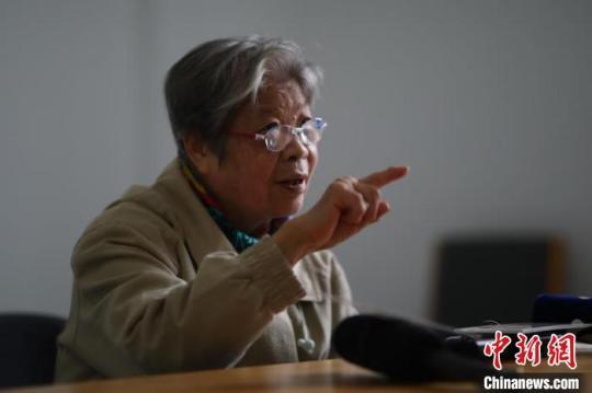 日前，在侵華日軍南京大屠殺遇難同胞紀(jì)念館，南京大屠殺幸存者高如琴講述了她們家在南京大屠殺浩劫中的遭遇?！°蟛?攝