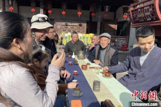 “老外”鏡頭里的中國(guó)年:花式年俗寄托美好中國(guó)夢(mèng)