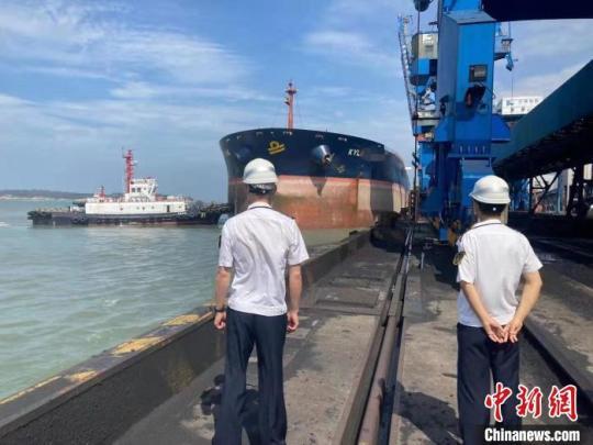 福建莆田：6艘拖輪全力救助主機故障外輪化險為夷