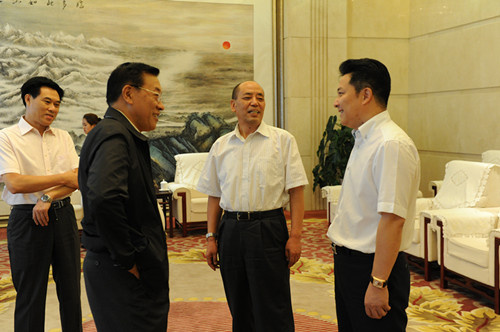 林軍、馬三剛(中)、朱奕龍