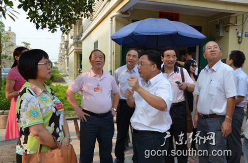 中國僑網(wǎng)視察團(tuán)一行考察潼湖華僑農(nóng)場危房改造項目獎僑安花園