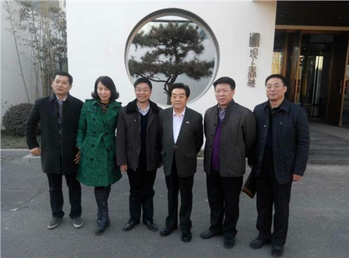 中國僑網(wǎng)同于學(xué)文博士合影