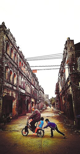 中國僑網(wǎng)圖為因電影《讓子彈飛》而走紅的梅家大院。(《江門日報》/陳方歡 攝)