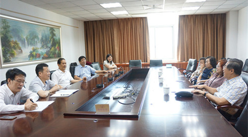 中國僑網(wǎng)座談會(huì)現(xiàn)場。