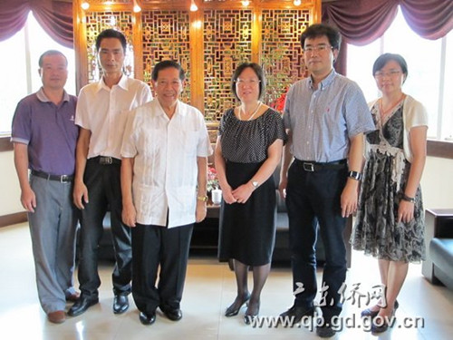 古巴中華總會(huì)館書記周卓明(左三)到訪廣東省僑辦