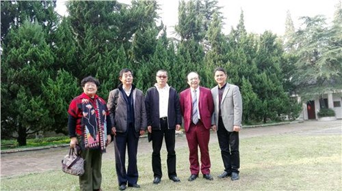 美國(guó)中美友好協(xié)會(huì)執(zhí)行主席訪問(wèn)浦口行知苑