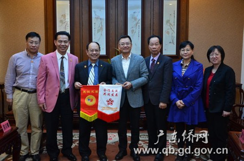 曾慶榮書(shū)記會(huì)見(jiàn)美國(guó)華僑華人聯(lián)誼會(huì)一行