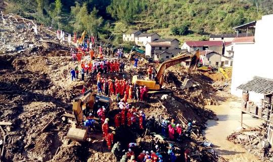 救援現(xiàn)場圖(胡豐盛