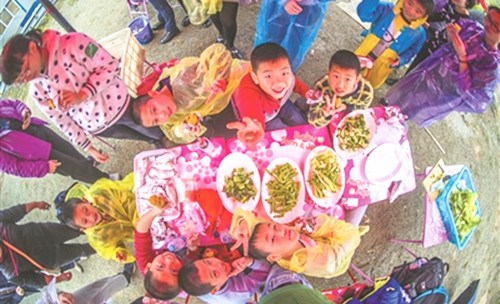 享用豐盛的午餐