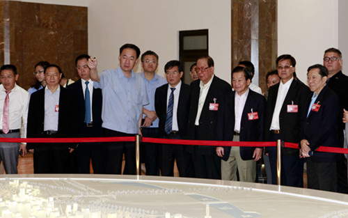 參觀新首鋼園區(qū)規(guī)劃沙盤