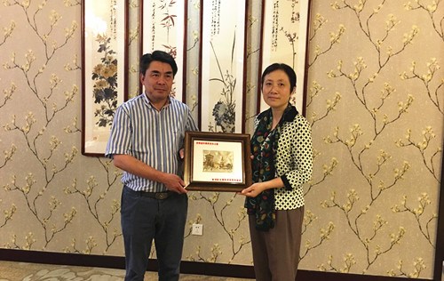 安徽省僑辦副主任黃英會見代表團