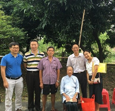 東莞市僑聯(lián)為老歸僑送去中秋問候。