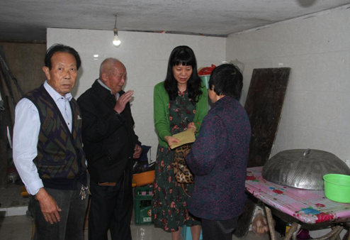 文成縣僑聯(lián)副主席吳筠霄一行慰問意大利遇難僑胞家屬