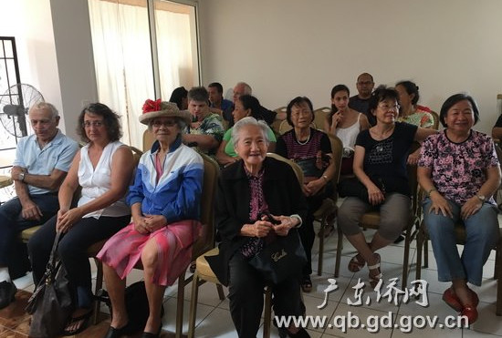 中國(guó)僑網(wǎng)候診