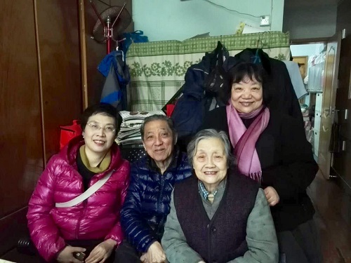 中國(guó)僑網(wǎng)看望印尼老歸僑李學(xué)敏教授夫婦