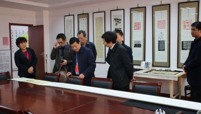 中國僑網(wǎng)參觀社區(qū)歸僑僑眷活動陣地