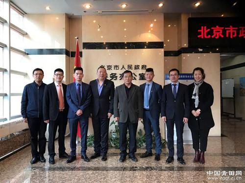 中國(guó)僑網(wǎng)左二起:朱海稅 王東發(fā) 陳蘇平 劉春峰 李子博 朱楓 李曉菲