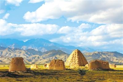 中國僑網(wǎng)圖為寧夏西夏王陵。 資料圖片