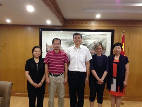 中國僑網(wǎng)杜偉副主任會(huì)見馬來西亞來賓