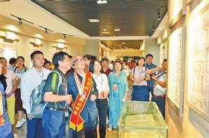 中國僑網(wǎng)南洋華僑機工代表蔣印生參觀紀念館