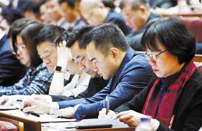 中國僑網(wǎng)廣東省政協(xié)十二屆一次會議舉行全體會議。 廣州日報(bào)全媒體記者黎旭陽 攝