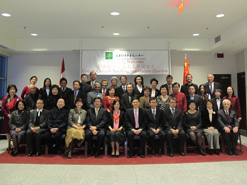 中國(guó)僑網(wǎng)薛總與大多倫多中華文化中心人員合影