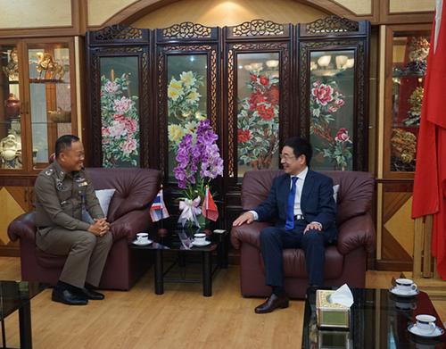 中國僑網(wǎng)駐宋卡總領(lǐng)事會見宋卡府警察局局長