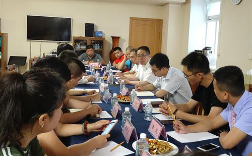 中國(guó)僑網(wǎng)駐符拉迪沃斯托克總領(lǐng)館舉行確保中國(guó)游客安全座談會(huì)。