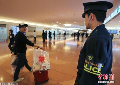 中國僑網(wǎng)資料圖片:日本羽田機場國際到達航站樓。