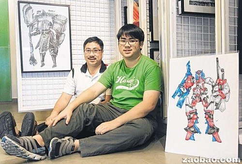 謝杰興(圖右)。(新加坡《聯(lián)合早報(bào)》/林國明