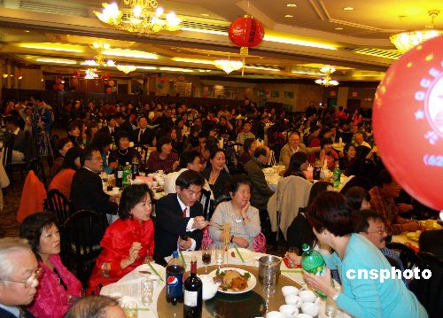 中國僑網(wǎng)中餐館成美國人節(jié)日聚餐首選。(中新社資料圖片)