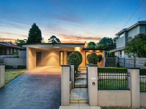 中國(guó)僑網(wǎng)一位中國(guó)留學(xué)生用92萬(wàn)買(mǎi)走這間房子。(澳洲新快網(wǎng)援引《時(shí)代報(bào)》)