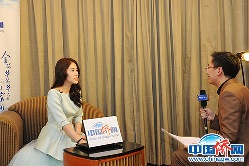 中國僑網(wǎng)張碧晨受邀做客中國僑網(wǎng)視頻訪談《人物對話間》。李卿 攝