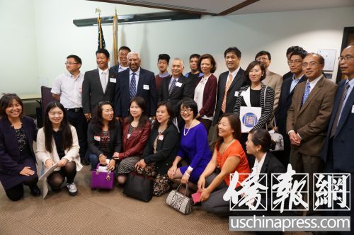 中國(guó)僑網(wǎng)15日出席美西亞裔社團(tuán)聯(lián)合新聞發(fā)布會(huì)的部分代表。(美國(guó)僑報(bào) 邱晨 攝)