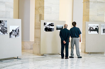 中國(guó)僑網(wǎng)圖片展現(xiàn)場(chǎng)。(美國(guó)《星島日?qǐng)?bào)》)