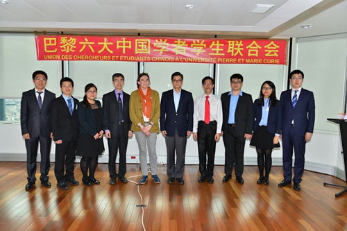 中國僑網嘉賓與巴黎六大學聯(lián)主席團合影。(法國《歐洲時報》/張云茜 攝)