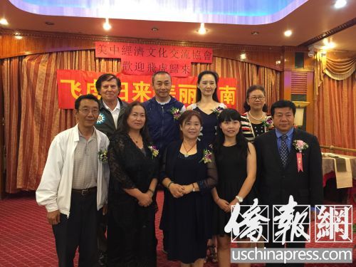 “飛虎歸來暨第二故鄉(xiāng)美麗云南赴美文化巡展”紐約站展出31日晚在華埠拉開序幕。(美國(guó)《僑報(bào)》/李竑